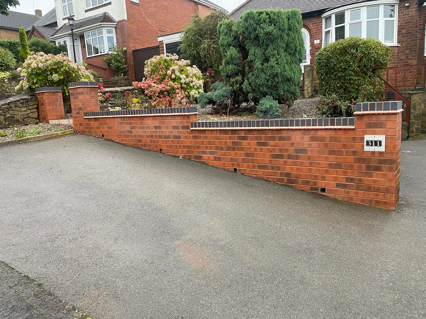 Garden wall built by JBJ Brickwork