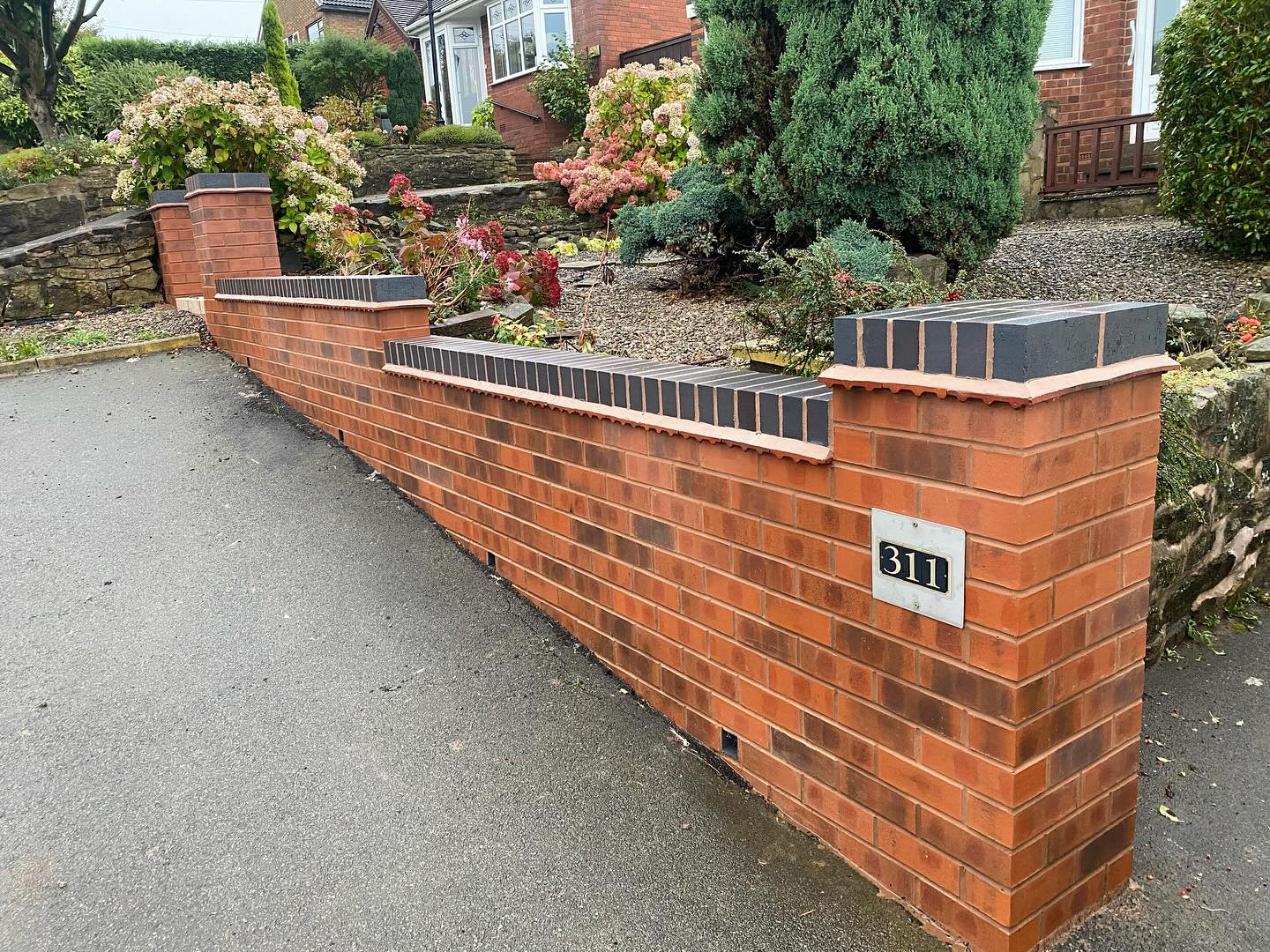 Custom garden wall built by JBJ Brickwork Stourbridge