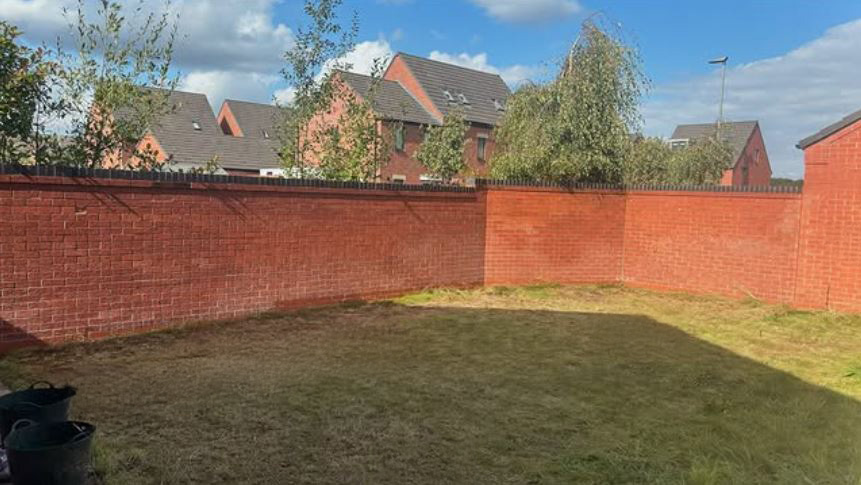 Custom garden wall built by JBJ Brickwork